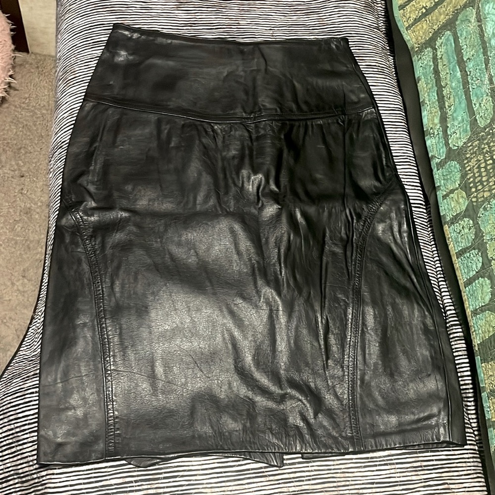 Winlet leather skirt. Black. Size 7/8